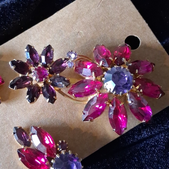 Vintage Gold and Purple Floral Brooch Set - Picture 5 of 5